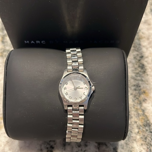 Marc By Marc Jacobs Silver-Tone Women's Watch - Picture 2 of 4